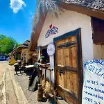 Folklorna Chyza Lodge *