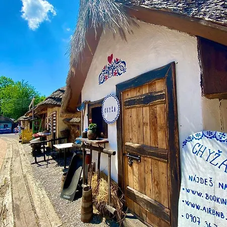 Folklorna Chyza ロッジ *
