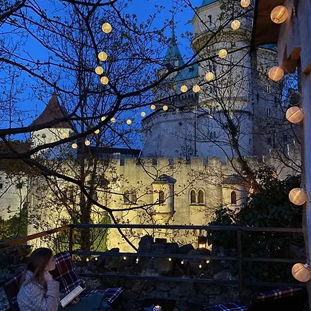 ロッジ Folklorna Chyza ボイニツェ